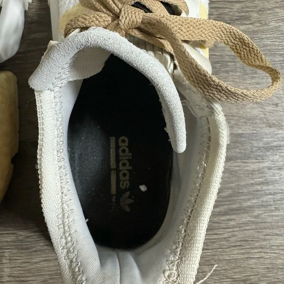 Adidas 10.5 - Picture 6 of 8